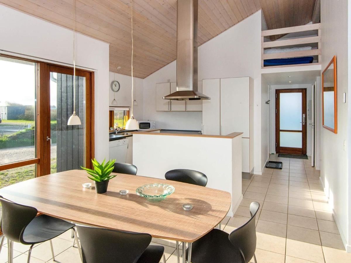 Three-Bedroom Holiday Home In Ulfborg 27 Thorsminde Экстерьер фото